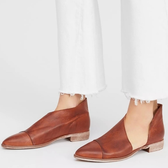 FREE PEOPLE Flat Royale Cut Out Flat Brown Leather, size 7 - Picture 1 of 15
